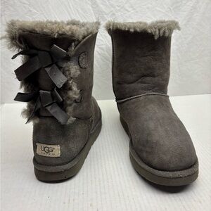 UGG Women’s Bailey Bow Short Boot in Chocolate, SZ 10, box 25
